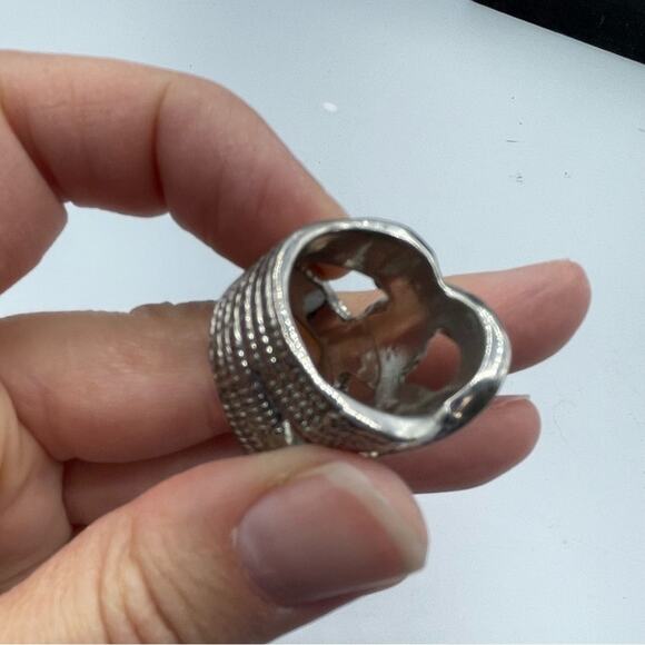 Silver Tone Twist Chunky Ring Band Size 7 - Picture 2 of 7